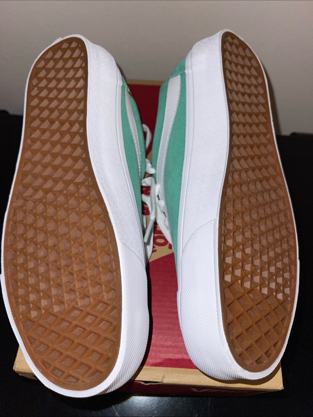 Women’s Vans Old Skool Sneakers 👟 in Teal and White - Picture 3 of 4